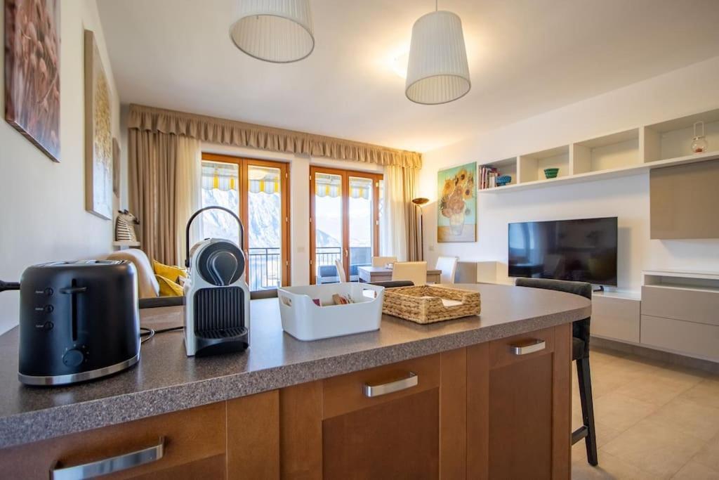 Wraparound Lake Views Bellavista Residence Campione dʼItalia Zewnętrze zdjęcie