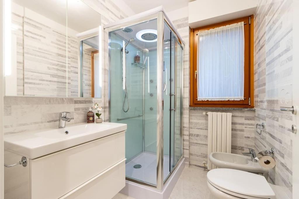 Wraparound Lake Views Bellavista Residence Campione dʼItalia Zewnętrze zdjęcie